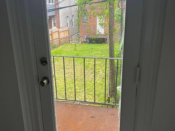 4th image of 5215 Schuyler St #C209