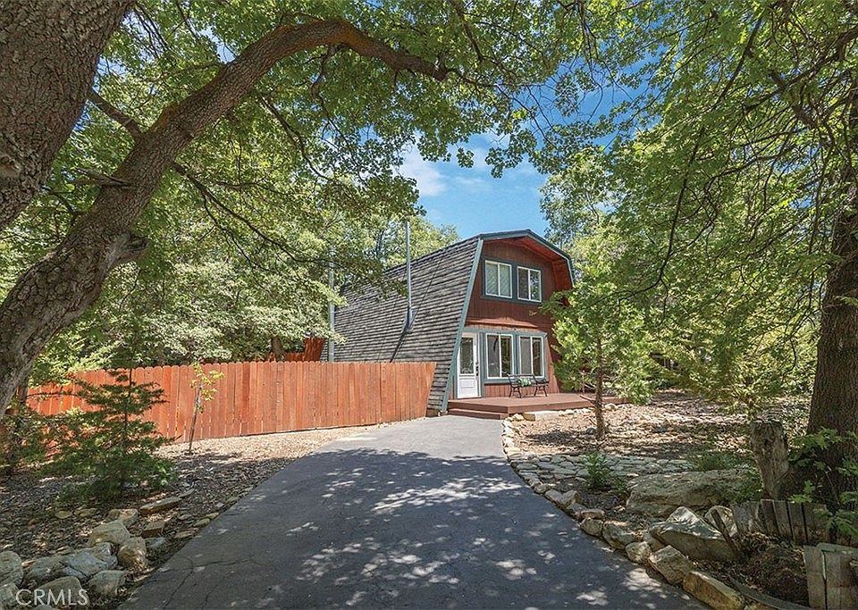 1st image of 463 Santa Barbara Ave