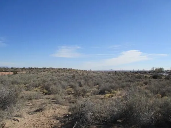 404 11th Ave NW, Rio Rancho, NM 87144