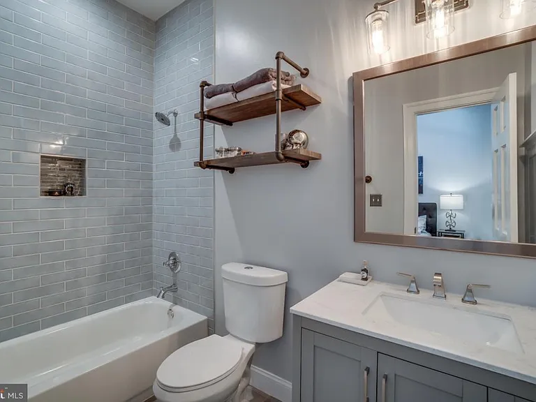 1210 V St NW #1 — Photo 17