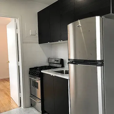 Rented by SERHANT. | media 9