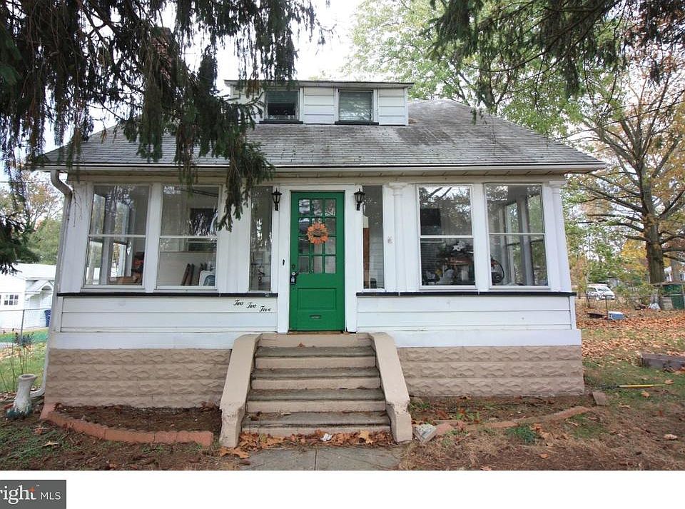 1st image of 225 S Lippincott Ave