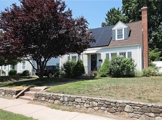13 Westwood St, Manchester, CT 06040