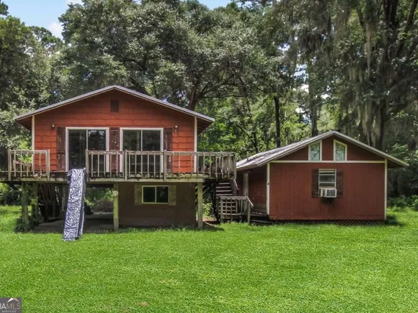 127 Blue Jay Dr, Midway, GA 31320