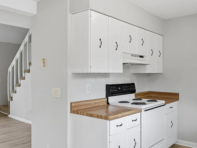 90 Park St #102 — Photo 9