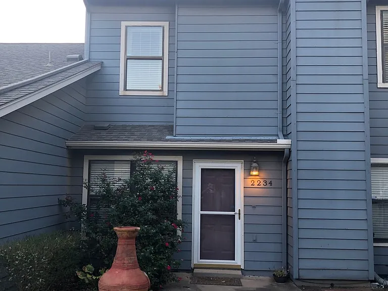 2234 W Quantico St — Photo 2