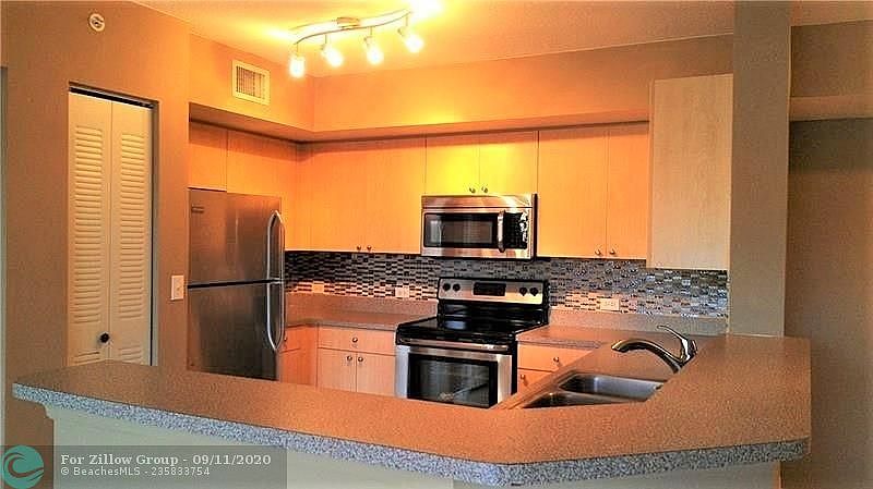 1st image of 908 Villa Cir #908