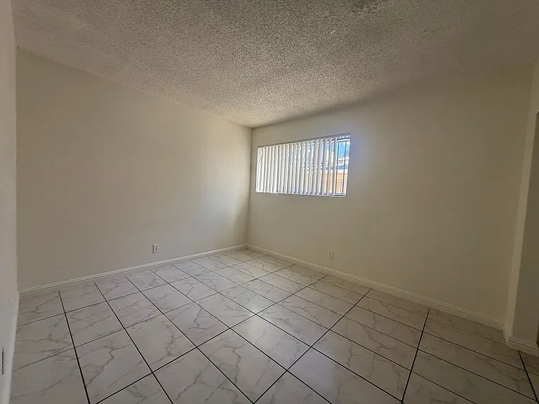 3811 Hazelwood St — Photo 9