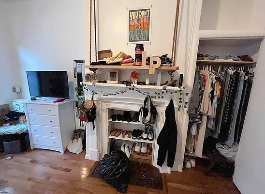 Rented by Delmark Realty LLC | media 20