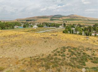 2310 Highland Dr, Bridgeport, WA 98813