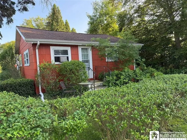 1669 Groveland Ave, Youngstown, NY 14174