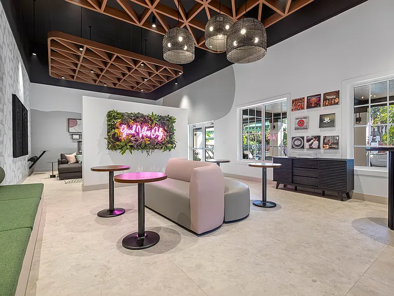Avana Palm Beach Gardens — Photo 22