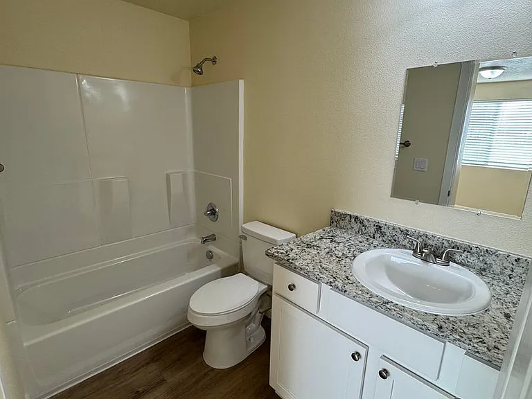 2215 Elm St SW — Photo 57