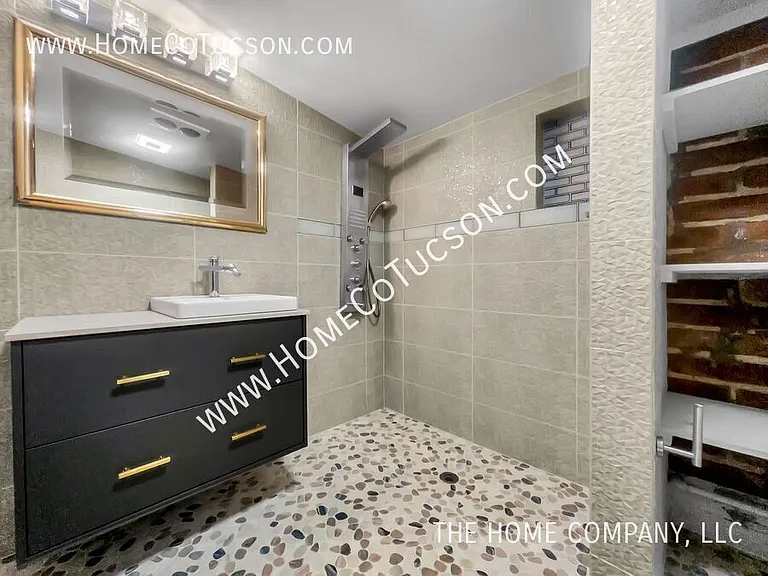 4535 E Fairmount St — Photo 15