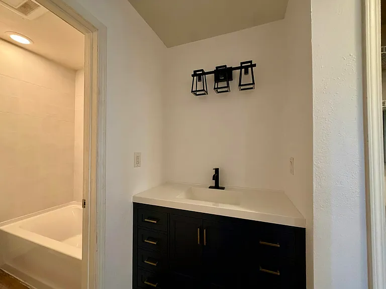 3238 Ashford St — Photo 11