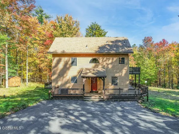 19 Timberland Drive, East Greenbush, NY 12061