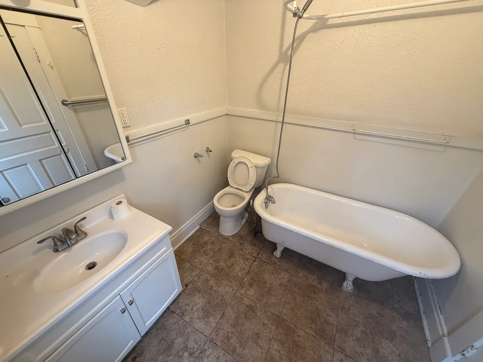 Studio, $750 — Photo 4