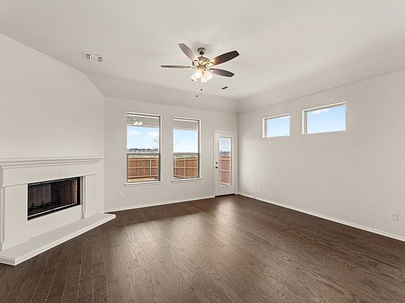 2nd image of 2812 Hay Ln