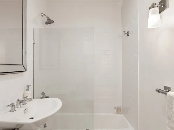 331 West 14th Street 4AB image 9 of 9