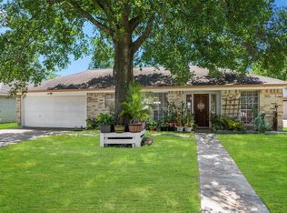 6815 River Mill Dr, Spring, TX 77379