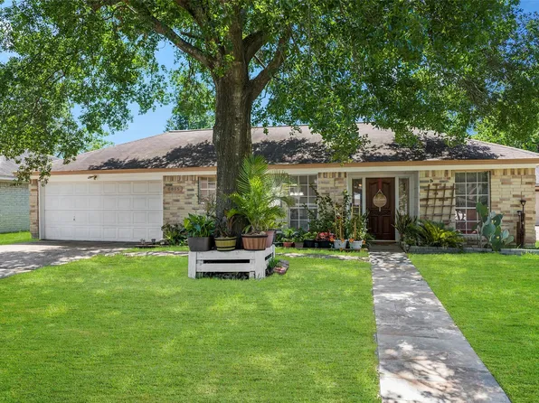 6815 River Mill Dr, Spring, TX 77379