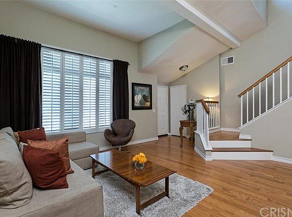 3rd image of 11818 Edgecliff Ave