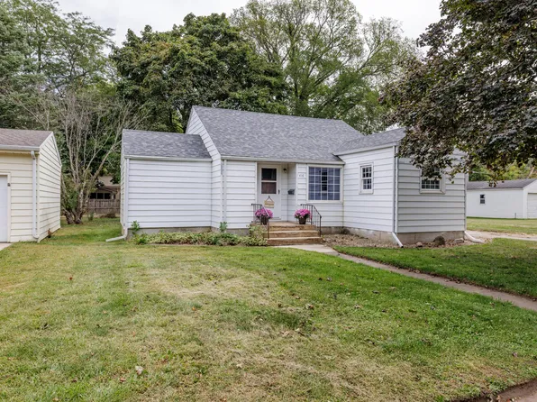 416 School St, Iowa Falls, IA 50126