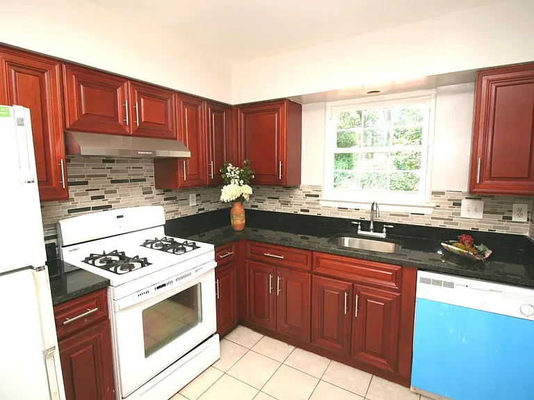 19608 White Saddle Dr — Photo 4