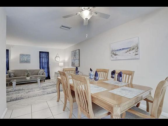 4th image of 614 SE 28th Ter
