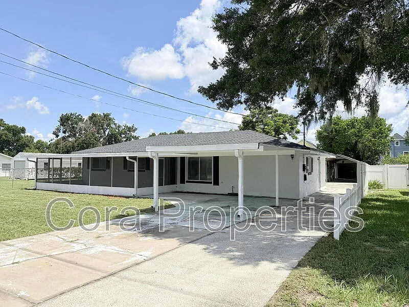 3 bed, 1.0 bath, 1497 sqft, $1,750 — Photo 4