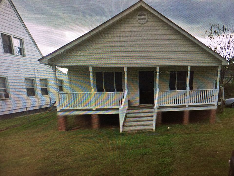 1st image of 300 S 9th Ave