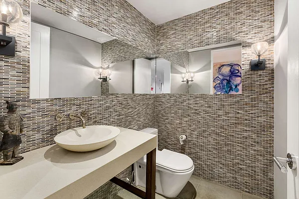 Rented by Compass | media 22