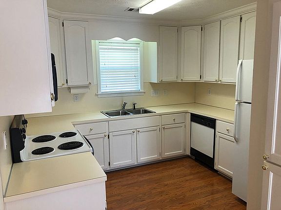 3rd image of 8916 Asheville Dr