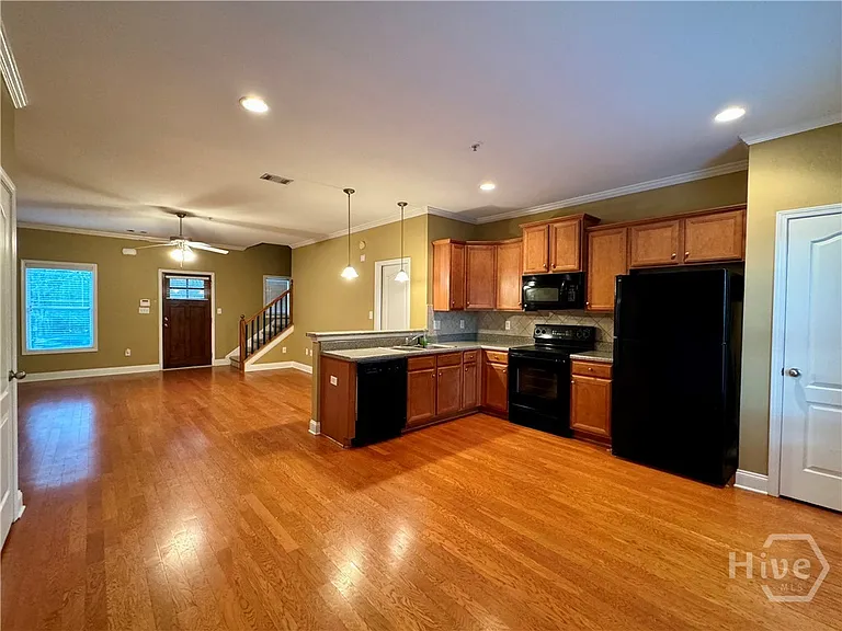 409 Whitehall Rd — Photo 6