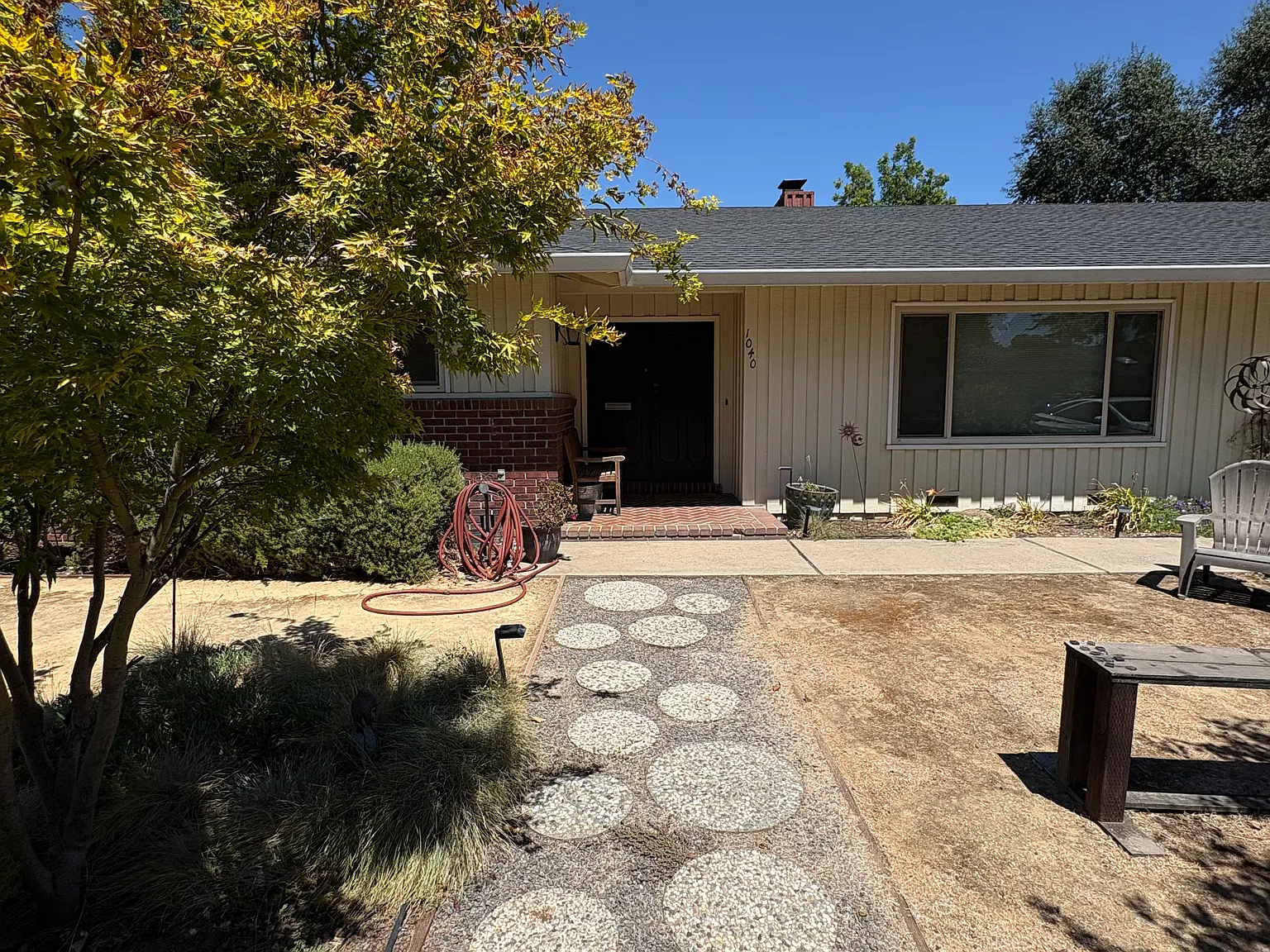 3 bed, 2096 sqft, $4,200 — Photo 2