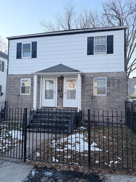 1st image of 75-75 1/5 Hanford St #1