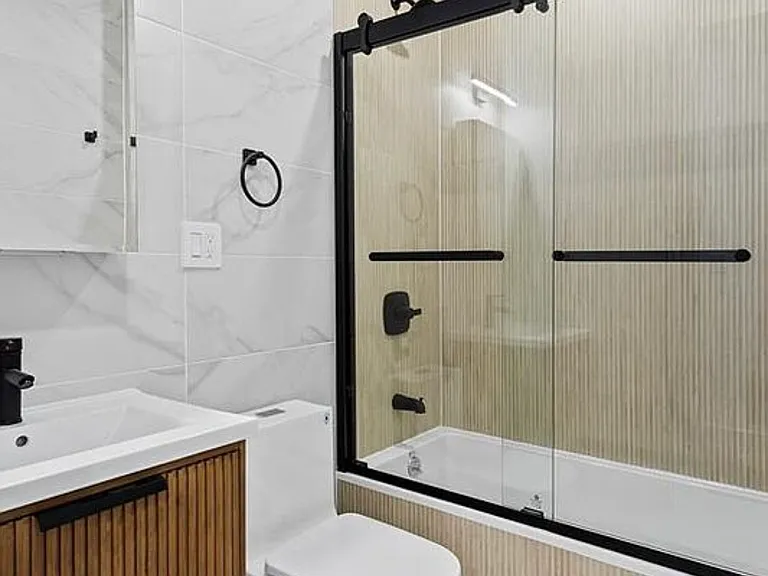 621 Vanderbilt Ave #4 — Photo 8