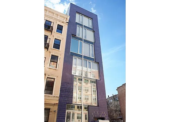 Sold by Warburg | media 6