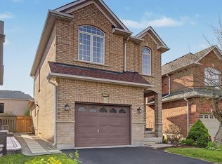 379 Grovehill Rd, Oakville, ON L6H6P3