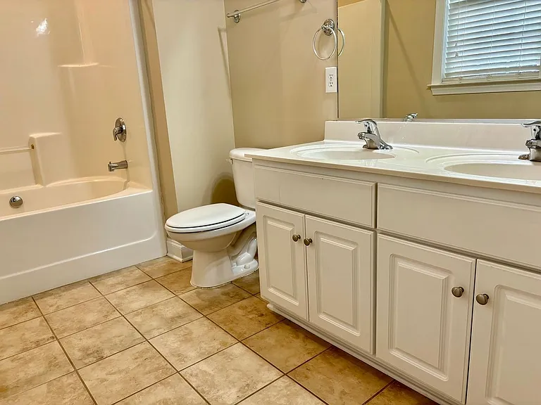 2508 Grier Cir — Photo 2