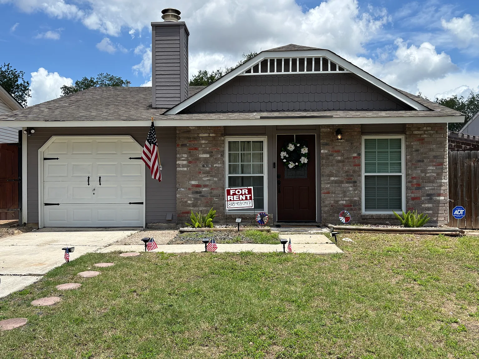 3 bed, 1000 sqft, $1,600 — Photo 1