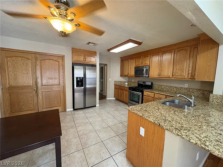 1737 Sequoia Dr — Photo 5
