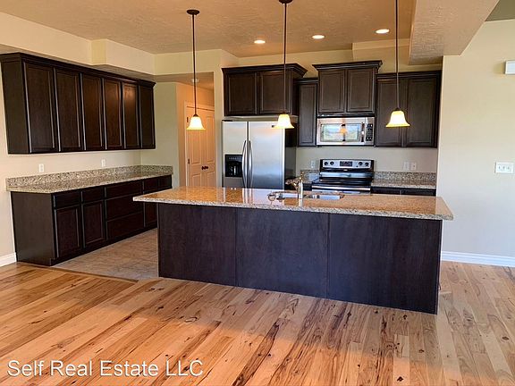 2nd image of 698 W Warm Creek Bay
