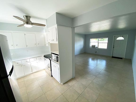 3rd image of 37 NE 25th St