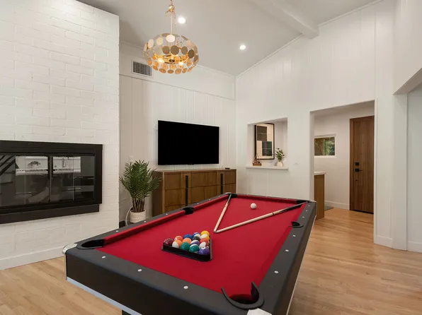 2701 Jalmia Dr, Los Angeles, CA 90046