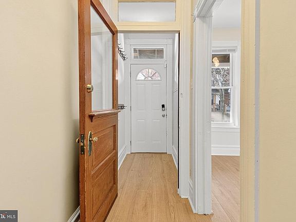 3rd image of 239 Elm St