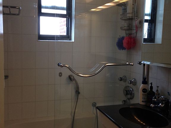 5th image of 211-02 75th Ave APT 6M