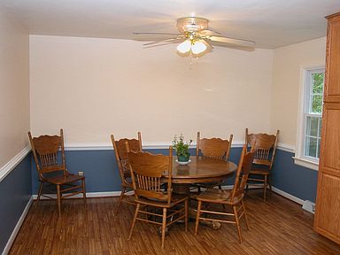 Large Dining Area in Kitchen.