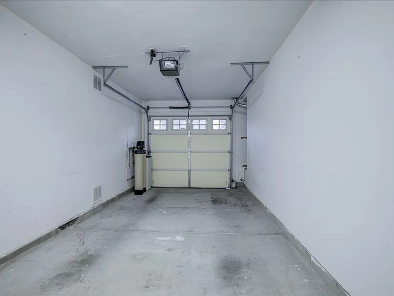 8061 E Senate St — Photo 16
