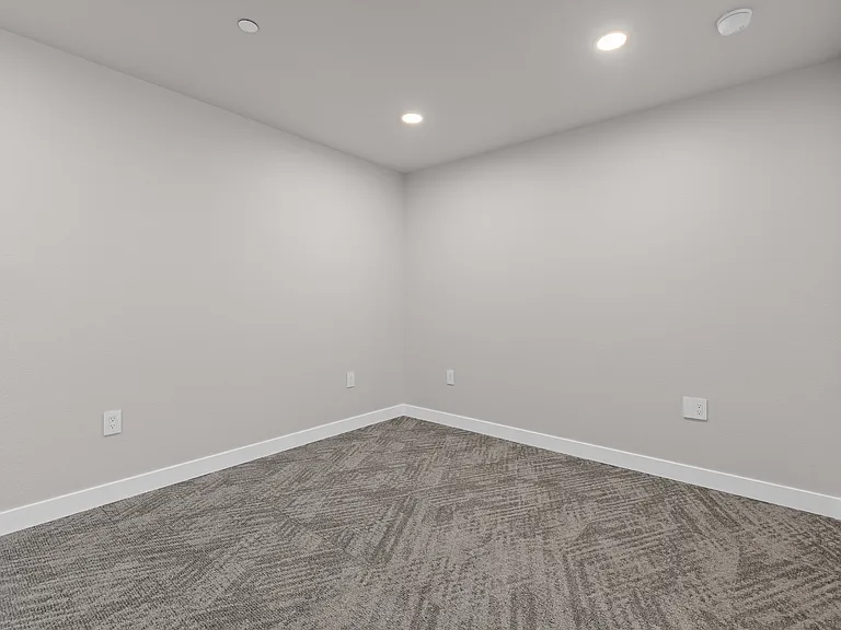 Ponderosa Apartments — Photo 16